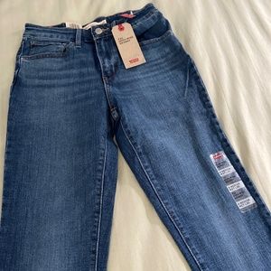 Levi’s women’s 721 Highrise Skinny Jeans